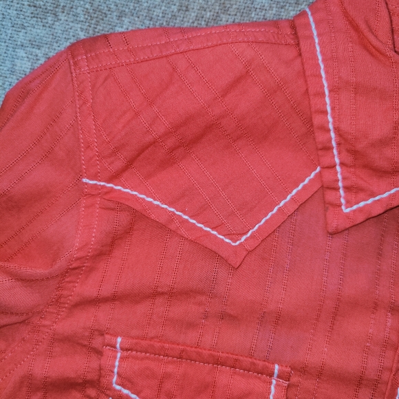 Ariat fitted button down shirt with back embroidery - Size M - Picture 4 of 11